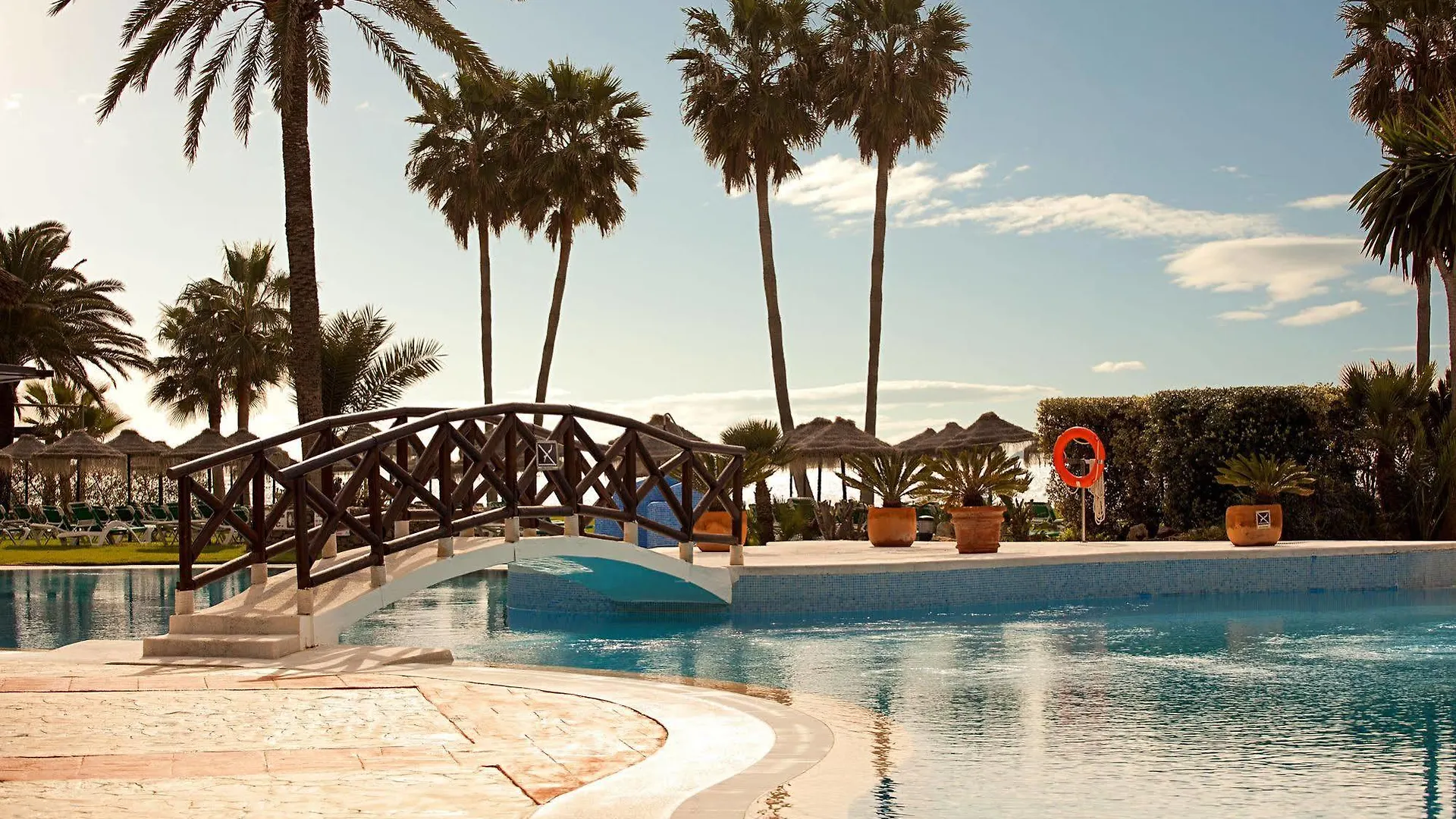 Aparthotel Ona Marinas De Nerja Spa Resort